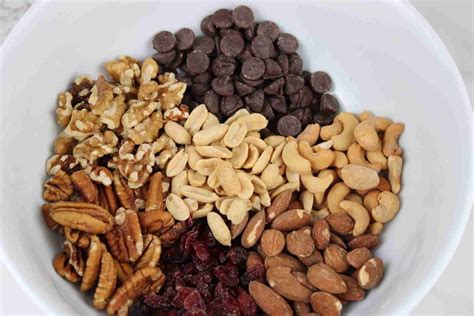Vegan and Gluten Free Trail Mix with Dried Fruit - Simply Colby