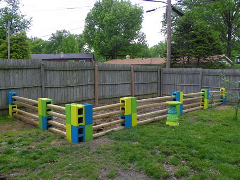 DIY Cinder Block Garden Fence for Veggie Garden