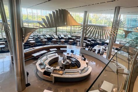 Behind the scenes at American Airlines' giant Fort Worth campus and DFW ...