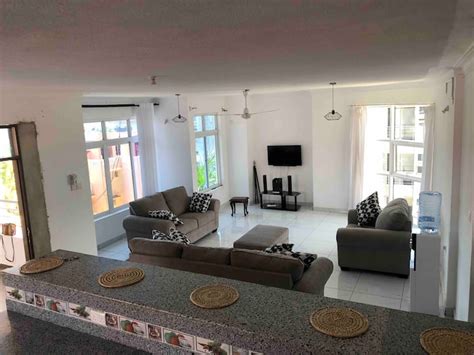 Nyali LiemraHomes(Lavish 2BR Apt)FreeWifi&Netflix - Condominiums for ...