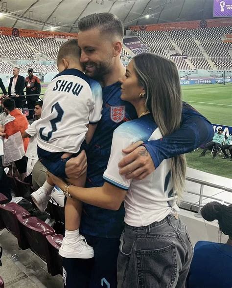 football player fake girlfriend