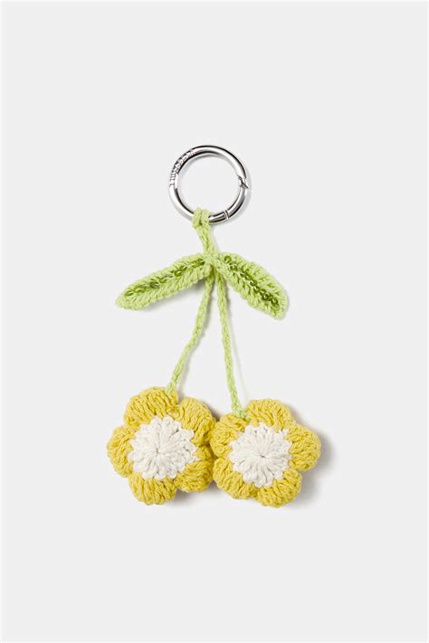 See all - Bags - Collection - Woman - PULL&BEAR Worldwide