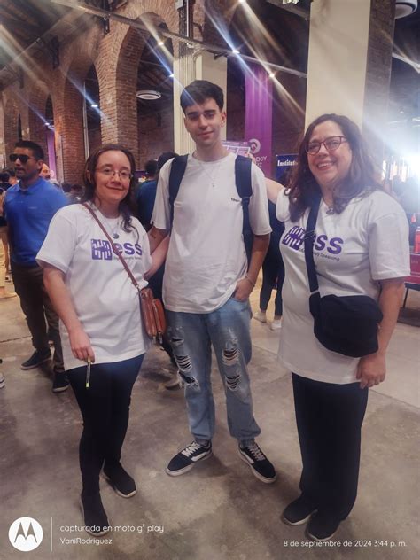 Aprovecho esta nota para compartir la alegría de haber participado ...