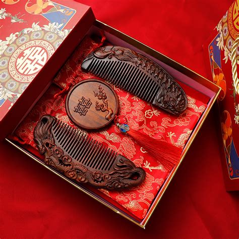 出嫁前送什么礼物最新素材