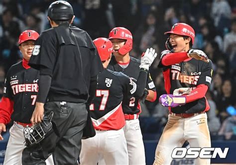 [Photo] Kim Ho-ryeong hits 3-run homer - CHOSUNBIZ