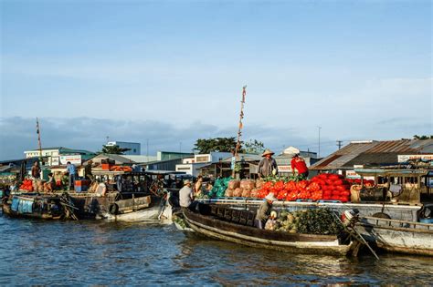 9 Floating Markets in Vietnam: Location & Best Time to Visit