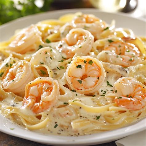 Cómo hacer pasta Alfredo con camarones - Simple Recetas