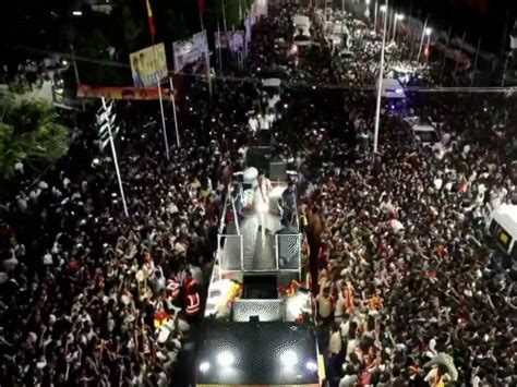 Stampede at Tamil actor Vijay’s rally in Namakkal | Several Dead | Live ...