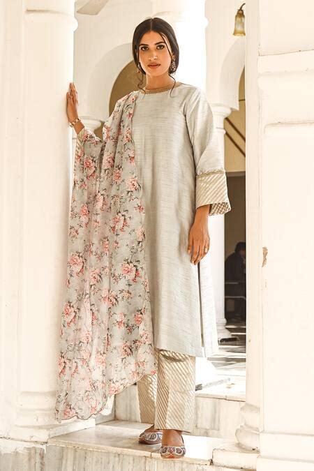 Buy Green Organza, Dupion Silk Floral High Neck Placement Embroidered ...