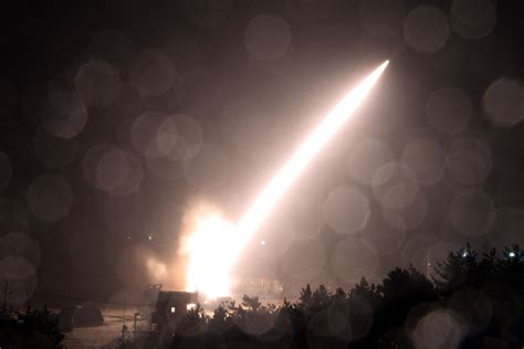 朝鲜发射2枚火箭炮弹 安保室紧急开会讨论对策