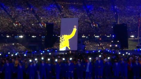 London 2012 Olympic Games closing Ceremony: Freddie Mercury/Brian May ...