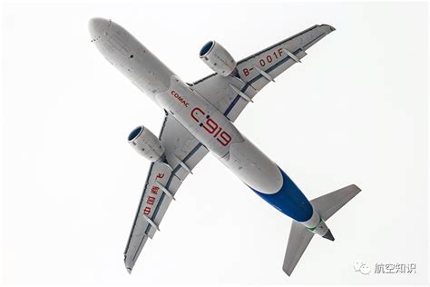 C919首次飞抵首都机场，适航证颁发渐近_手机新浪网