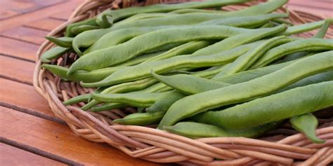 How to Cook and String Runner Beans 的图像结果