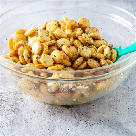 How to Make Ranch Oyster Crackers » Contained Cuisine