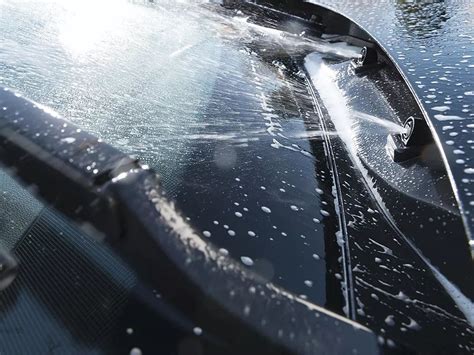 加玻璃水需要注意什么 加玻璃水的注意事项 - 汽车维修技术网