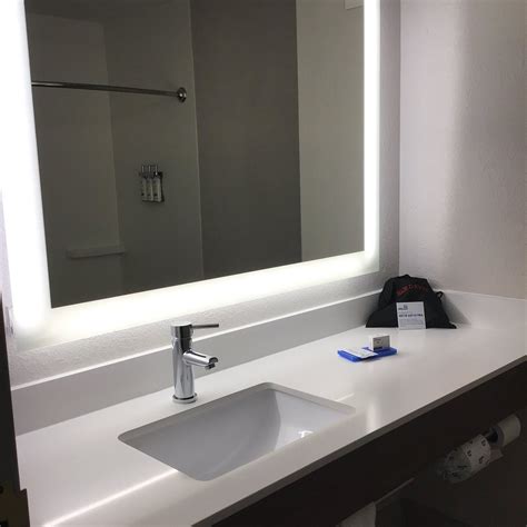 HOLIDAY INN EXPRESS & SUITES BYRON BY IHG - Hotel Reviews, Photos, Rate ...