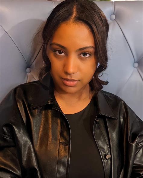 Pariss Athena – Medium