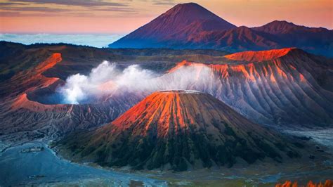 5 of the largest volcanoes on Earth and the secrets they hold