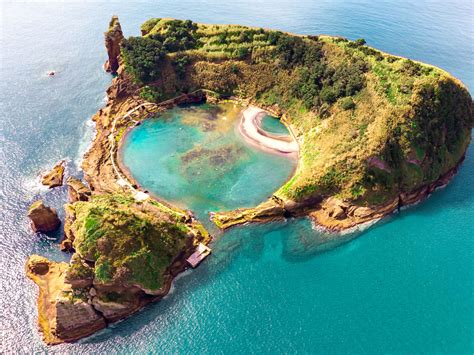 Beautiful Country 的图像结果