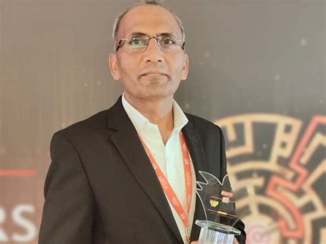 Ganesh Jivani CEO Matrix Comsec Receives Entrepreneur Of The Year at ET Now