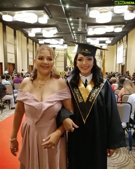 Stephanie Herela Instagram – Empezaré este post con la definición correcta de sentirse orgullosa ...