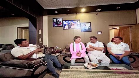 सुंदरबनी में रविंद्र रैना ने BJP बैठक में सीमावर्ती लोगों के लिए उठाई ...