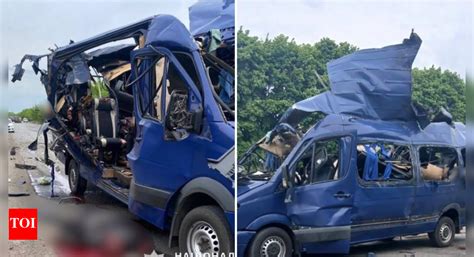 Russia strikes Ukraine civilian bus, 9 killed - Times of India