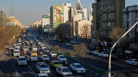 Rising food prices and economic pressure affecting Iranian families ...