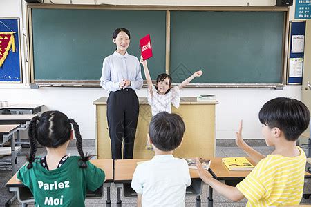 女老师与学生聊天记录被曝光,网友:这老师可爱,温柔贤惠!
