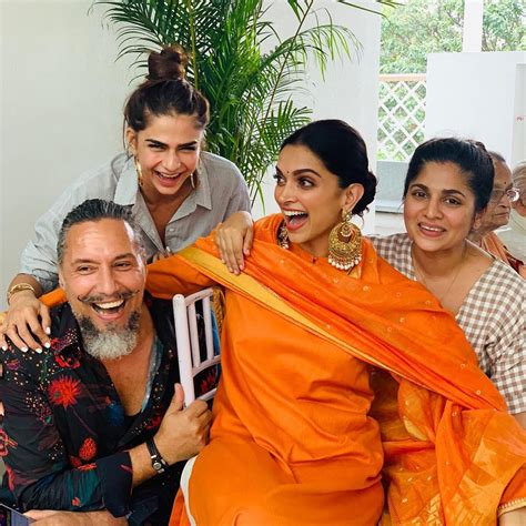 5 designer kurta sets from Deepika Padukone's collection that are ...