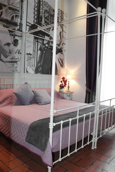 HOME APPIA ROOMS (Rome) - B&B Reviews, Photos, Rate Comparison ...