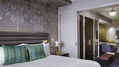 The Cosmopolitan of Las Vegas | Luxury Hotel on the Las Vegas Strip