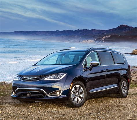 2018 Chrysler Pacifica Hybrid Minivan | Chrysler Canada