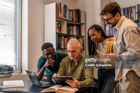 Professor Meeting 的图像结果