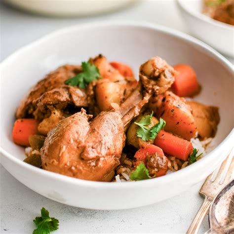 Pollo Guisado Recipe (One-Pot Puerto-Rican Chicken Stew) - The Forked Spoon