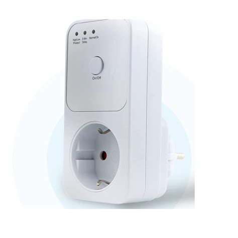 Automatic Voltage Protector Socket Switcher AC 220V Power Surge Safe ...