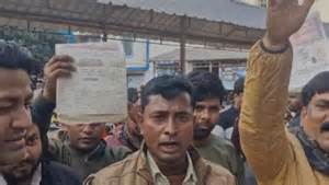 SIR in Bengal: কাগজ দেখিয়ে লাভ নেই! নাগরিক প্রমাণ করতে দাদুর কবরের ...