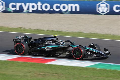 https://upload.wikimedia.org/wikipedia/commons/thumb/3/34/Andrea_Kimi_Antonelli_2025_Italian_Grand_Prix_qualifying3.jpg/960px-Andrea_Kimi_Antonelli_2025_Italian_Grand_Prix_qualifying3.jpg