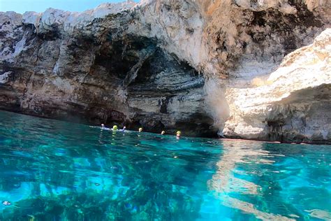 *Sea Caving* - YachtXperiences Booking