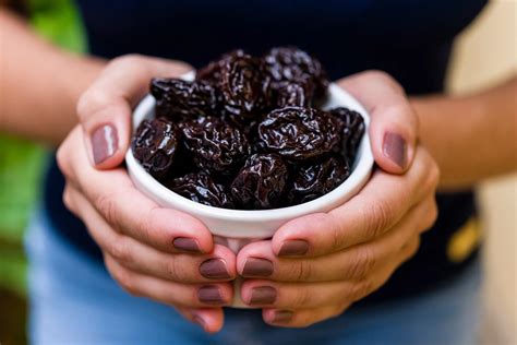 Prunes: Health Benefits, Pros and Cons, Nutrition Information