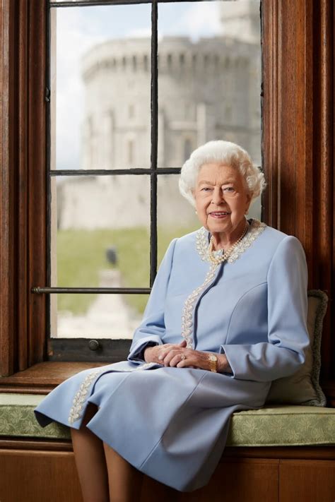 The Story Behind Queen Elizabeth II’s Dazzling—And Highly Symbolic ...
