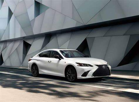 2021 Lexus ES 350 F SPORT Black Line Special Edition: Sensory