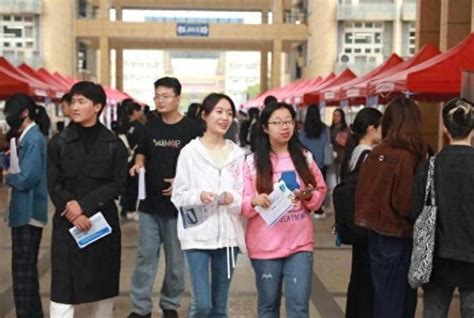 武汉市武昌区举办秋季校园招聘会，55家优质企业提供300个高薪岗位_人才_活动_发展