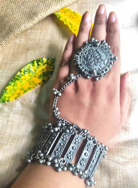 Black Polish Hand Harness Bracelet – StyleBuzz