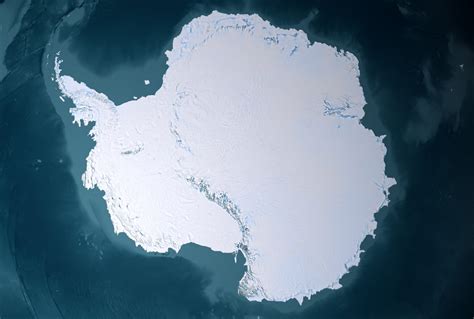 How Cold Is Antarctica? Weather & Temperature for Visitors