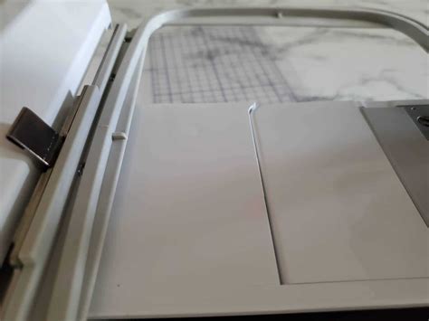 How to Use a Embroidery Sewing Machine 的图像结果