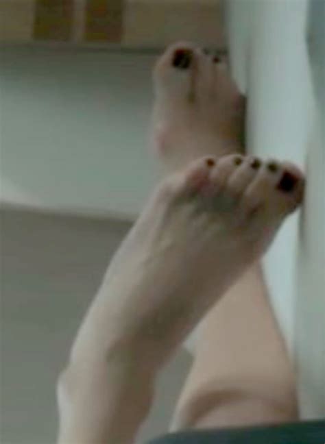 Débora Falabella's Feet Photos & Gallery | FeetDatabase.com