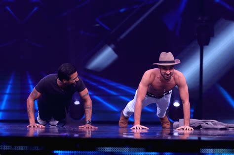 Remo D'Souza beats Raghav Juyal in push-ups challenge on 'Dance+ 6'