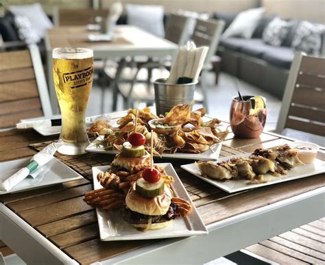 Play Book Sports Bar - Niles, IL