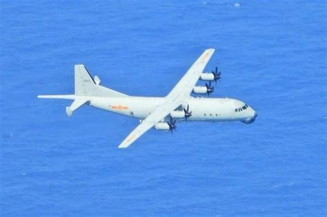 台媒：解放军军机再度进入台湾西南空域 20小时内3度巡台_凤凰网